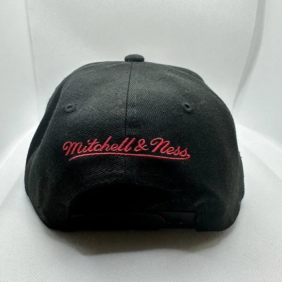 Chicago Bulls NBA 1991 Finals Mitchell & Ness Finals Snapback Black Cap / Hat - Picture 4 of 8